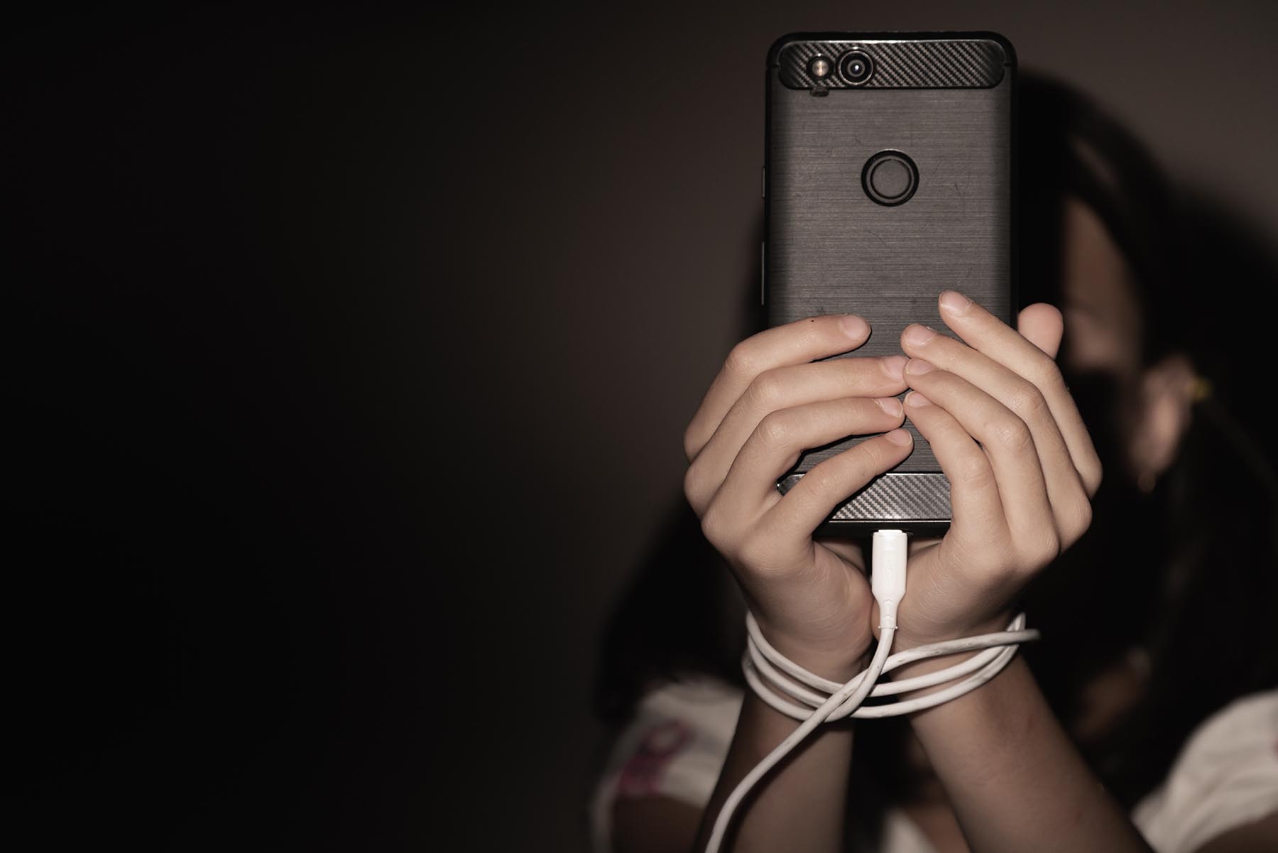 Internet & Phone Moderation in Teens